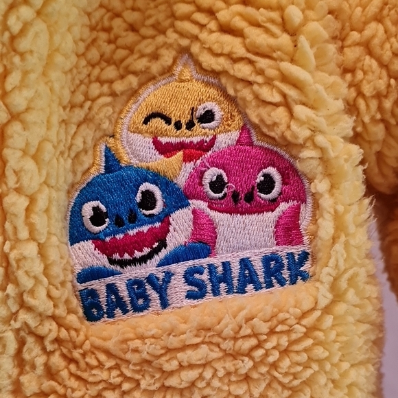 Nickelodeon Baby Shark Yellow Fleece Jacket, 18M, good used condition, kids fav - Picture 5 of 6